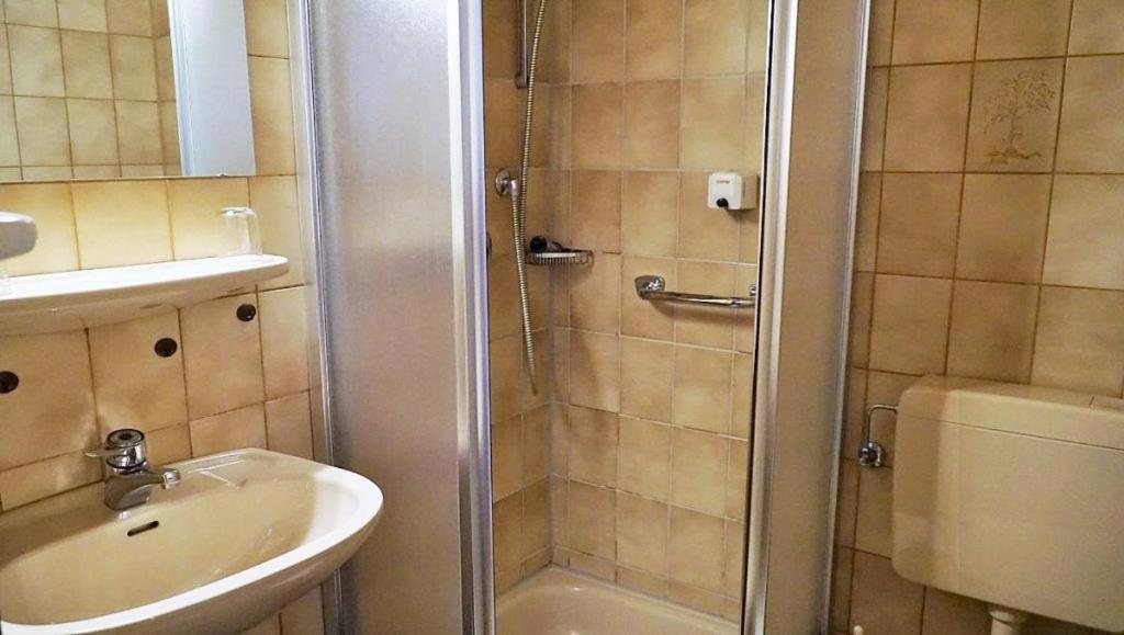 Hotel Zum Goldenen Ochsen Maikammer Ngoại thất bức ảnh