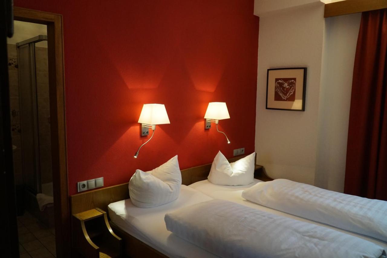 Hotel Zum Goldenen Ochsen Maikammer Ngoại thất bức ảnh