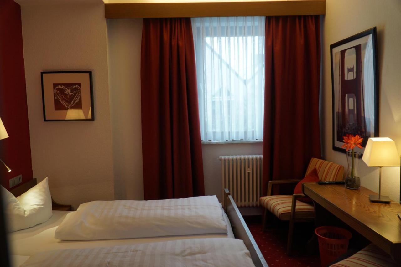 Hotel Zum Goldenen Ochsen Maikammer Ngoại thất bức ảnh