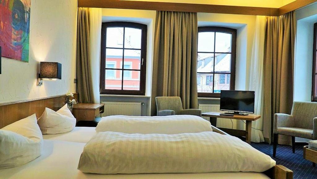 Hotel Zum Goldenen Ochsen Maikammer Ngoại thất bức ảnh