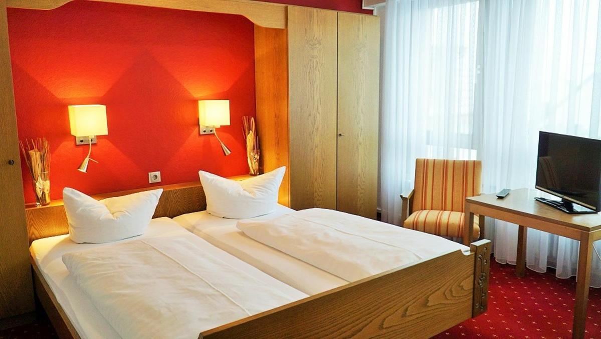 Hotel Zum Goldenen Ochsen Maikammer Ngoại thất bức ảnh